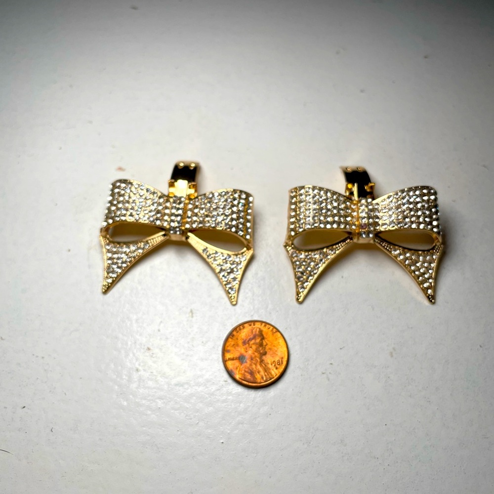 Simulated, diamond and gold shoe clips
Bowties